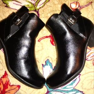 Nicole Black Ankle boots$